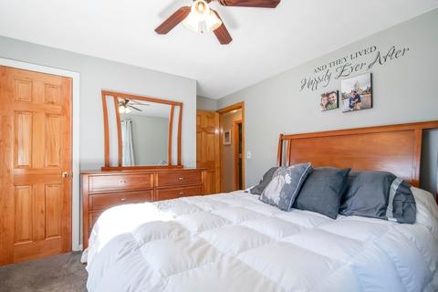 975 Allen St, Springfield, MA 01118 photo 13