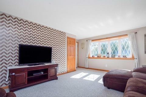 975 Allen St, Springfield, MA 01118 photo 3