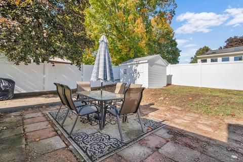 975 Allen St, Springfield, MA 01118 photo 24