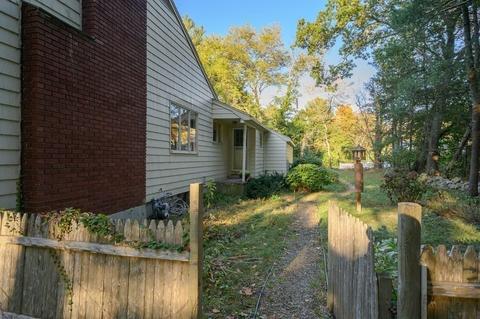 445 Gardner St, Hingham, MA 02043 photo 5