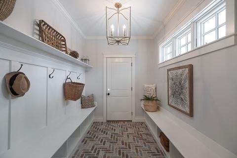 55 Locust St, Reading, MA 01867 photo 4