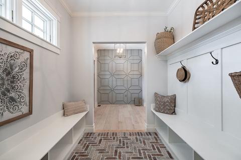 55 Locust St, Reading, MA 01867 photo 3