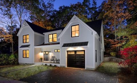 55 Locust St, Reading, MA 01867 photo 2