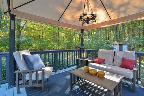 10 Longmeadow Dr, Canton, MA 02021 photo 4