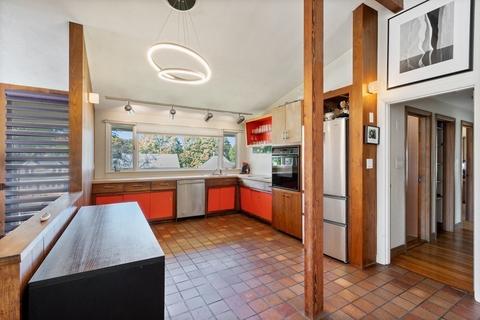 2 Pershing Pl, Stoneham, MA 02180 photo 9