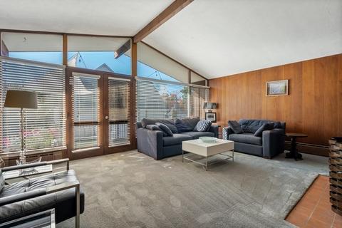 2 Pershing Pl, Stoneham, MA 02180 photo 6