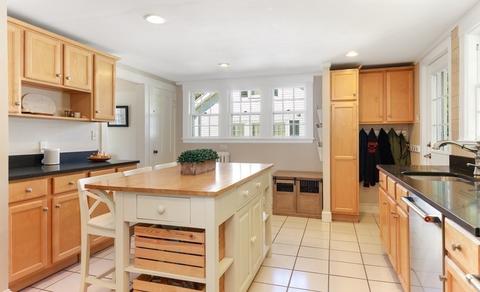 17 Thompson Ave, Hingham, MA 02043 photo 8
