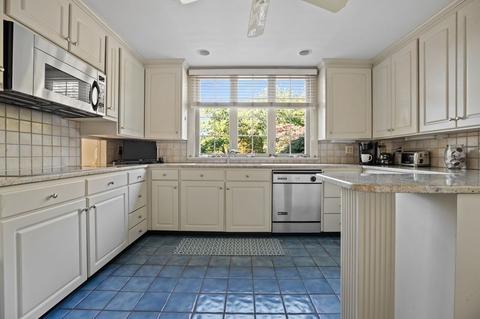 24 Howland Ln, Hingham, MA 02043 photo 13