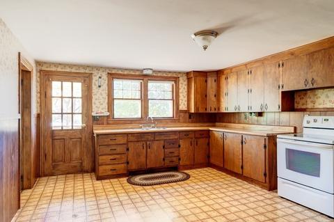 166 Broad St, Barre, MA 01005 photo 6