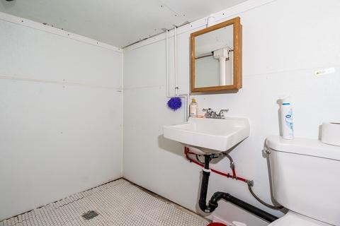 219 Pendleton Ave, Springfield, MA 01109 photo 26