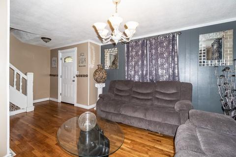 219 Pendleton Ave, Springfield, MA 01109 photo 7