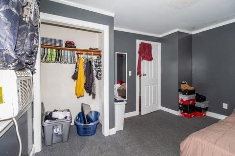 219 Pendleton Ave, Springfield, MA 01109 photo 16