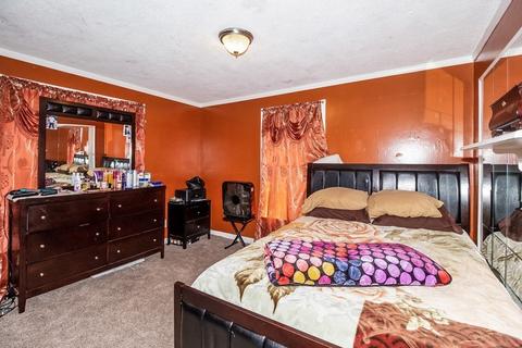 219 Pendleton Ave, Springfield, MA 01109 photo 14