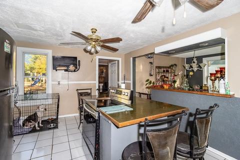 219 Pendleton Ave, Springfield, MA 01109 photo 13