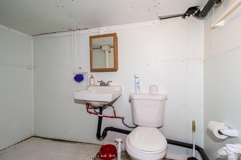 219 Pendleton Ave, Springfield, MA 01109 photo 27