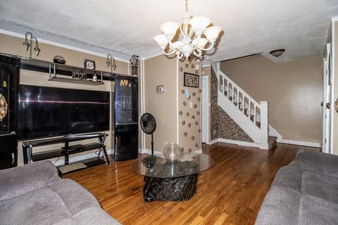 219 Pendleton Ave, Springfield, MA 01109 photo 8