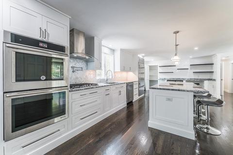 74 Monomoy Cir, Barnstable, MA 02632 photo 1