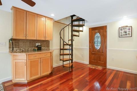 14 Ardmore Dr, Danvers, MA 01923 photo 4