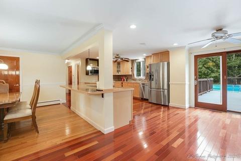 14 Ardmore Dr, Danvers, MA 01923 photo 5