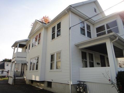 27 Howes St, Springfield, MA 01118 photo 5