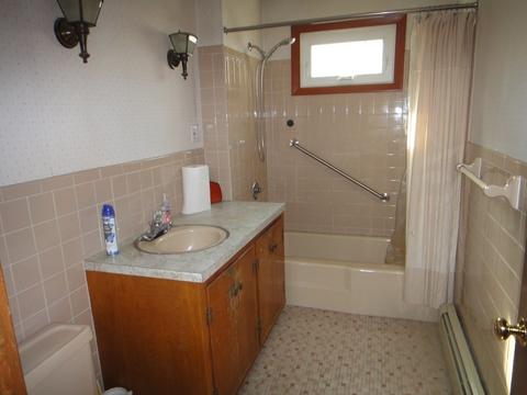 27 Howes St, Springfield, MA 01118 photo 10