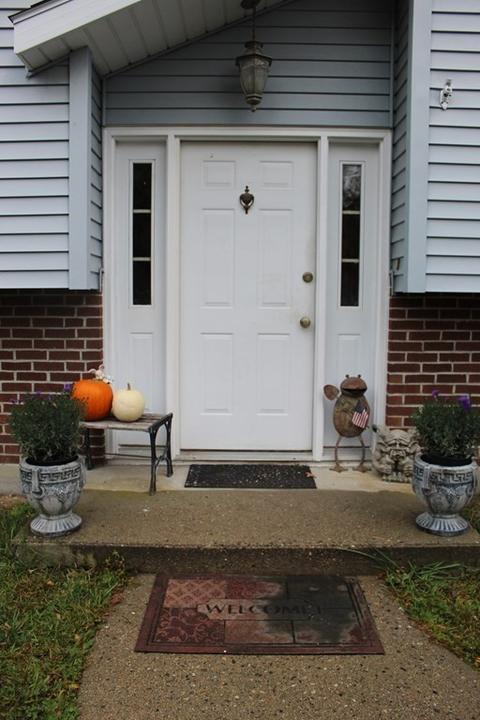 8 Evergreen Dr, Webster, MA 01570 photo 2