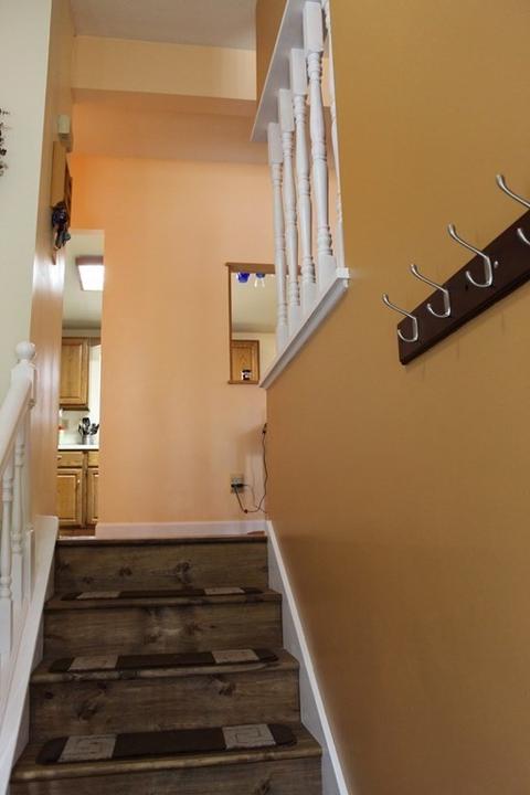 8 Evergreen Dr, Webster, MA 01570 photo 3