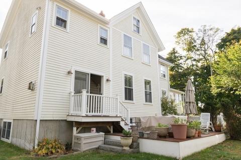 64 Beach St, Marblehead, MA 01945 photo 4