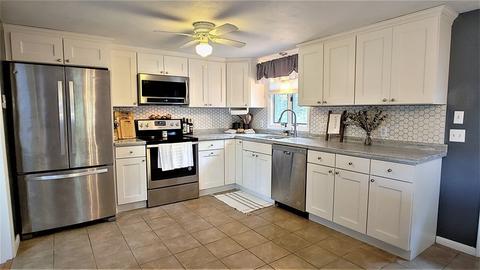 46 Heritage, Sutton, MA 01590 photo 2