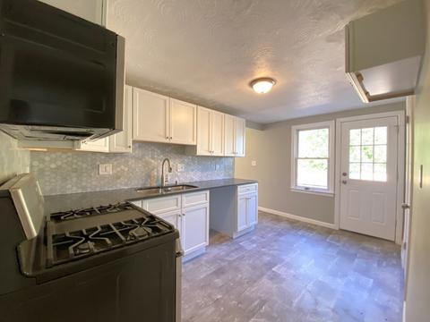 72 Midway St, Springfield, MA 01151 photo 16