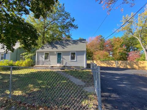 72 Midway St, Springfield, MA 01151 photo 3