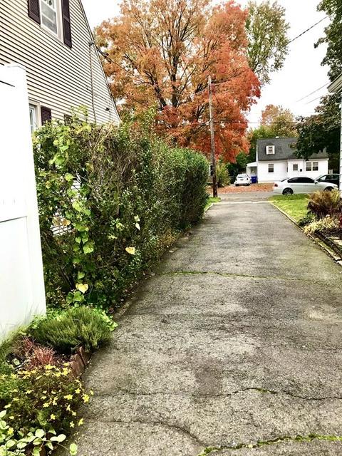 66 Burnside Ter, Springfield, MA 01118 photo 4