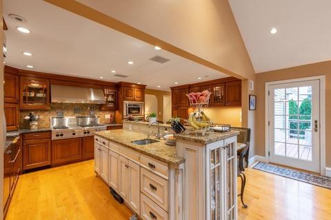 49 Eunice Cir, Wakefield, MA 01880 photo 11