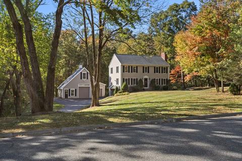 8 Cadman Rd, Mendon, MA 01756 photo 1