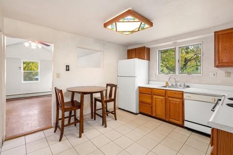 59 Winter St, Barre, MA 01005 photo 3
