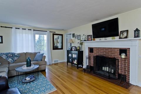 341 Gillette Ave, Springfield, MA 01118 photo 5