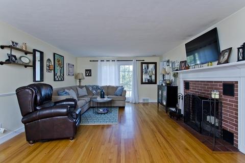 341 Gillette Ave, Springfield, MA 01118 photo 8