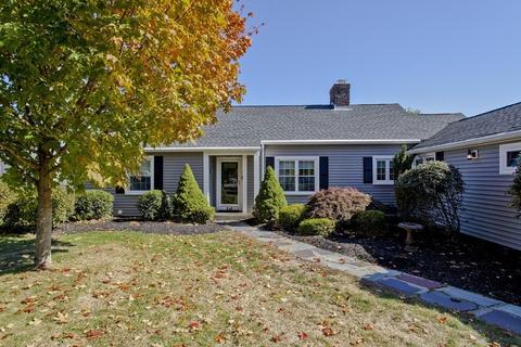 341 Gillette Ave, Springfield, MA 01118 photo 1