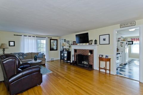 341 Gillette Ave, Springfield, MA 01118 photo 9