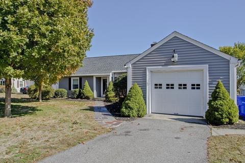 341 Gillette Ave, Springfield, MA 01118 photo 2