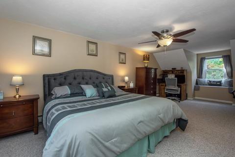 367 Thompson Rd, Webster, MA 01570 photo 4