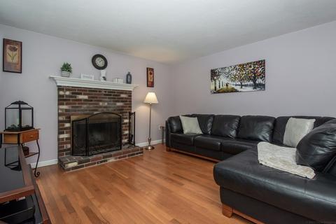 367 Thompson Rd, Webster, MA 01570 photo 2