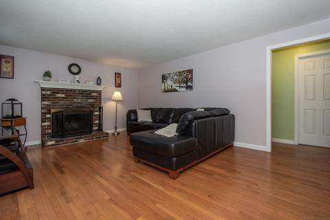 367 Thompson Rd, Webster, MA 01570 photo 10