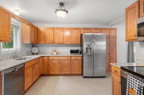 6 Spruce St, Danvers, MA 01923 photo 6