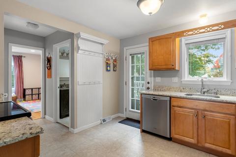 6 Spruce St, Danvers, MA 01923 photo 9