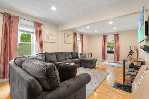6 Spruce St, Danvers, MA 01923 photo 2