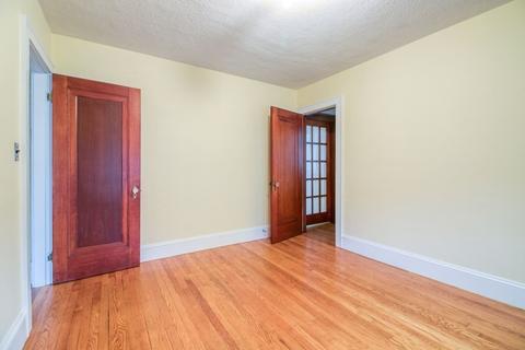 83 Mayfair Ave, Springfield, MA 01104 photo 3