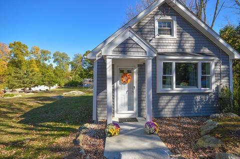 380 Middle Rd, Acushnet, MA 02743 photo 1