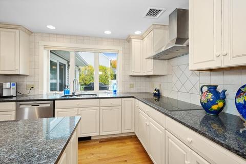 29 Hurtle Ave, Worcester, MA 01604 photo 6