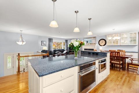 29 Hurtle Ave, Worcester, MA 01604 photo 3